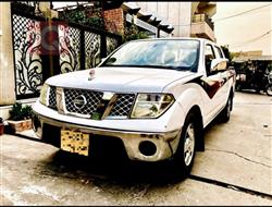 نیسان نەڤارا